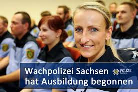 Wir begrüßen die ersten Wachpolizisten 2016 in unseren Reihen. Herzlich  Willkommen :) Die fünf Frauen und 45 Männer haben gestern Ihre Ausbildung  begonnen. Sie werden eine wertvolle Ergänzung unserer Kolleginnen und  Kollegen
