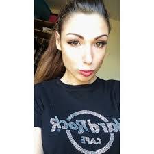 Amy Pitt's Instagram, Twitter & Facebook