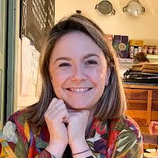 Polly Armstrong's Instagram, Twitter & Facebook