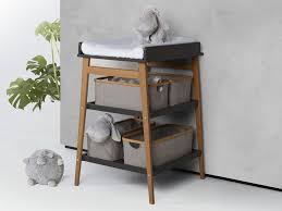 Vous les voyez régulièrement dans des intérieurs scandinaves : á… Table A Langer Scandinave Les Enfants Du Design