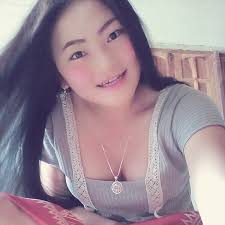 Nkauj Hmoob Lauj updated his profile picture.