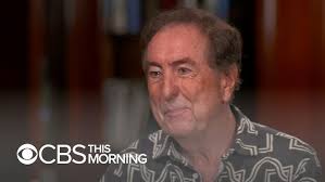 Eric Idle performs 'Always Look