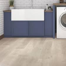 Applewood is a wonderfully varied floor with layers of soft color tones that blend with many furniture finishes. Laminate