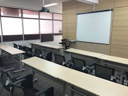 Projector Business Grade Broadband Wi Fi Whiteboard Flipboard Chart Speaker On Request Http Www Classroomforrent Net Classroom For R Room White Board Rent