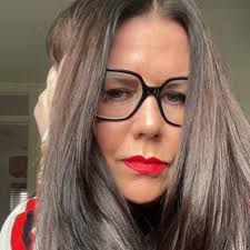 Susan Crayton's Instagram, Twitter & Facebook