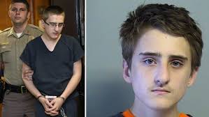 Joven de 19 años es sentenciado a 253 años en prisión por asesinar a su  familia