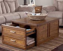 Cette table a été réalisée avec une palette. La Table Basse Avec Tiroir Un Meuble Pratique Et Deco Archzine Fr