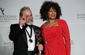 Oyuncu kimliği ile tanınan haluk bilginer, gerçek adıyla nihat haluk bilginer 05/06/1954 tarihinde dünyaya geldi. Actor Haluk Bilginer Wins Emmy For Best Performance English