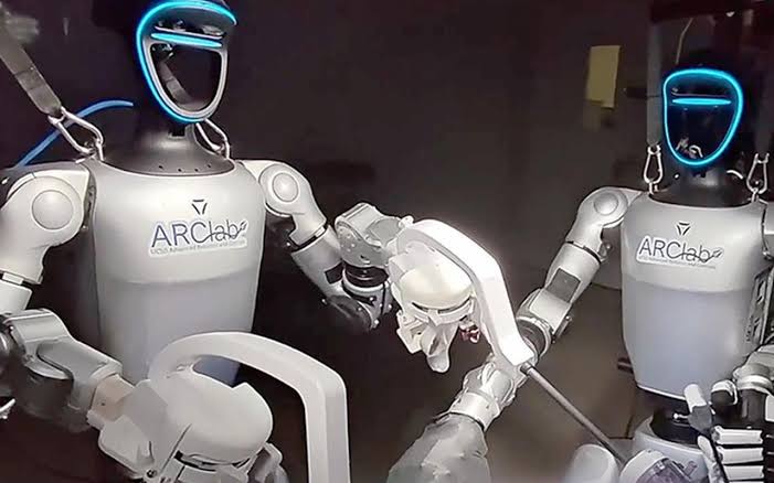 Robots humanoides realizan con éxito sus primeras cirugías teleoperadas en ensayo preclínico