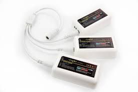 Long, which features 1 female 2.1 mm x 5.5 mm jack and 8 male 2.1 mm x 5.55 mm plugs. 3 Way Power Splitter With Dc 5mm Connectors Applamp