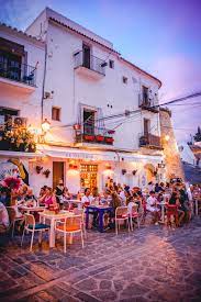 De la guía repsol, excelencia europea de calidad efqm, q de calidad turística, premio nacional de hostelería 2014. English El Olivo Mio Restaurant Dalt Vila Ibiza
