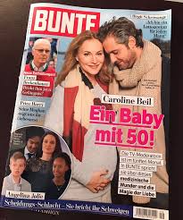Sattler haben in dem schottischen schloss duns castle geheiratet. Muttergluck Fur Moderatorin Caroline Beil Ist Schwanger Mit 50 N Tv De