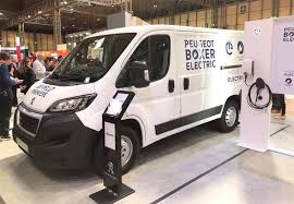 Peugeot Citroen Les Utilitaires Boxer Et Jumper Passent A L Electrique Utilitaire Peugeot Peugeot Expert