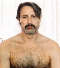 Mads Mikkelsen como Duncan Vizla en Polar (2019) 🔥🔥🔥🔥🔥🔥🔥 Hablemos de  Hannibal Lecter