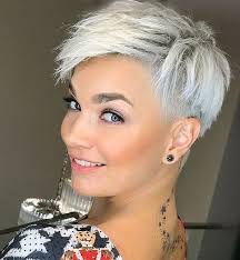 Wir nach sich ziehen eine verkettete liste dieser 21 dies ist eine dieser beliebtesten frechen kurzhaarfrisuren z. Kurzhaarfrisuren Frisuren Dunnes Haar Kurze Haare Frisur Ideen Kurzhaarschnitt