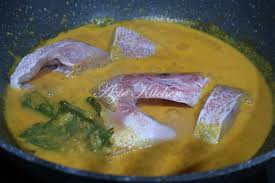 Ada lagi tanda harganya rm18 di plastik tu. Gulai Ikan Merah Padang Azie Kitchen