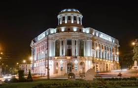 Inchideti telefoanele, trageti jaluzelele si porniti. Ce PoÈi SÄ Faci In IaÈi Partea I Dream Seek Love