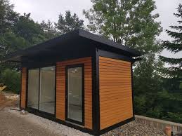 Standard Container Von Contdeluxe Fur Die Ganze Schweiz In 2020 Container Hauser Alu Turen Container