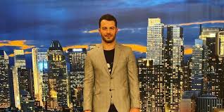 Survivor 2020 yarışmacıları ünlüler ve gönüllüler takımı olarak ortaya çıktı. Giwrgos Aggelopoylos Moy Egine Protash Na Paroysiasw To Survivor Pws Sxoliase Ton Liano Binteo Zwh Iefimerida Gr