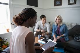 In addition to those who work for an employer, many people choose to be an independent agent, broker or financial planner/advisor. Investment Advisor Definition