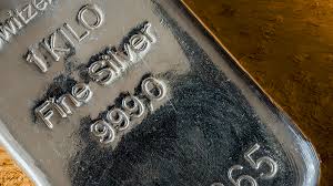 Many an investor has started off investing in silver, then eventually moving into gold. Why Silver Will Be A Better Bet Than Gold If The Precious Metals Rally Continues Thestreet