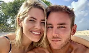 Stuart broad might be good at selecting a fantasy football team, but he lost to lawro when he made his predictions against bbc sport's tipster back in september 2015. Mollie King Shares Photo With Stuart Broad On His Birthday Daily Mail Online