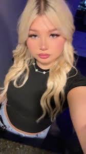 Taylor Knabe's Instagram, Twitter & Facebook