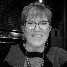 Jenny Dutton's Instagram, Twitter & Facebook