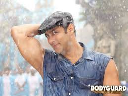 Bodyguard Wallpapers Top Free Bodyguard Backgrounds Wallpaperaccess Lovely singh (salman khan) is the bodyguard of sartaj rana's (raj babbar) daughter divya rana (kareena kapoor). bodyguard wallpapers top free