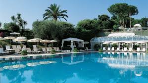 Un Plongeon A Rome Dans La Piscine Du Cavalieri Dailybedroom