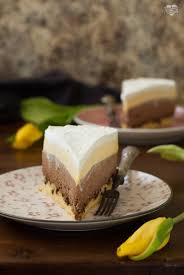 Tre parole dal suono dolcissimo capaci di far risvegliare tutti i sensi in pochi secondi. Torta Con Mousse Al Cioccolato E Vaniglia Passionecooking