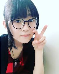 小島ふかせ fukaseee さん twitter cat eye glass glasses girl