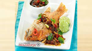 Angakt ikan dan toskan minyaknya. Resep Ikan Kakap Merah Saus Manis Pedas