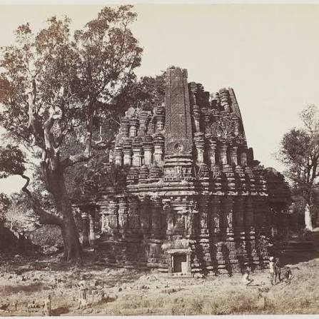 Photographs of Ambarnath Shiv temple taken by british photographers. 📸 1. William Johnson , William Henderson ( 1855-1862) 📸 2. Captain charles scott ( year 1850 ) 📸 3. Henry Cousense (