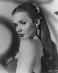 Piper Laurie, born January 22, 1932 in Detroit, Michigan, USA. #piperlaurie