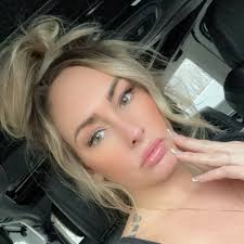 Heather Childs's Instagram, Twitter & Facebook