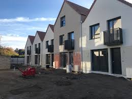 Hpl Montamets Villa Verde Orgeval Rue De La Gare Preparation Fonds De Forme Voirie Ravalement En Cours Alila