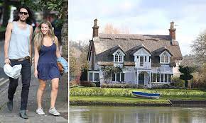 Russell, 43, shares the idyllic £3.3million property in henley, oxfordshire, with his wife laura gallacher, 30, and their two baby daughters. Russell Brand Puts Huge Fence Up To Keep Out Riff Raff After Quitting Hackney Daily Mail Online