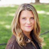 Allison Norris's Instagram, Twitter & Facebook