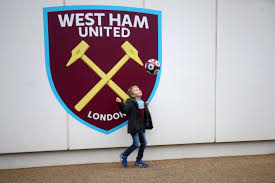 West ham united football club is an english professional football club based in stratford, east london that compete in the premier league, the top tier of english football. Watch West Ham United Live Stream Dazn Es