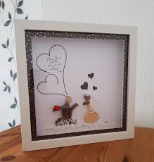 Steinbild Bilderrahmen Bilderrahmen Beleuchtet Familie Geschenkrahmen Steine Geschenk Fur Freunde Hochzeitsgeschenk Hochzeit Unikat In 2020 Frame Decor Home Decor