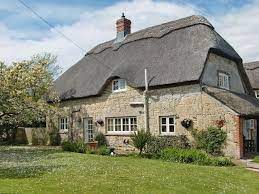 Pin By Eugenio Canotilho On Cozy Cottages 2 Cottage Breaks Cottage Thatched Cottage