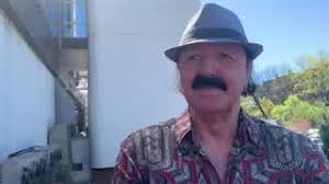 HARIS OTKRIO ŠTA ĆE BITI SA TAŠNAMA KOJE JE POKLONIO MELINI! Šok izjava