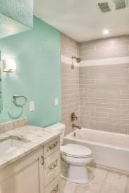 17 Stunning Gray And White Bathroom Ideas To Inspire You In 2020 Bathroom Farmhouse Style Bathroom Design Layout Small Bathroom Floor Plans