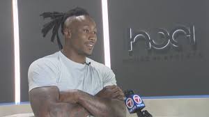 Brandon marshall, star wide receiver for the miami dolphins, was stabbed in the stomach this weekend by his wife. Video Nfl Star Brandon Marshall Says Security Guard Called Cops 9news Com