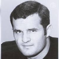 Ernie Ruple: American football player (1945-)