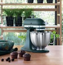 The artisan has a larger bowl, a full five quart bowl, made in polished stainless steel. Original Kitchenaid Produkte Zubehor Und Ersatzteile