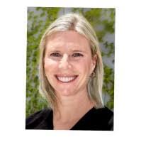 Alexis Ross's Instagram, Twitter & Facebook