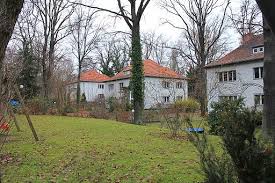 Note that many cities from berlin, germany may have multiple localities in it, so the clicking on show postal code below may only show postal code of central locality. Hellebergeweg In 14089 Berlin Gatow