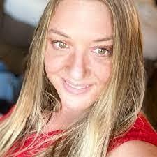 Kimberly Kees's Instagram, Twitter & Facebook